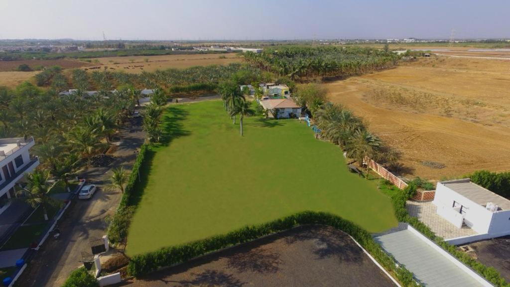 Srk Farm And Resort Anjār エクステリア 写真